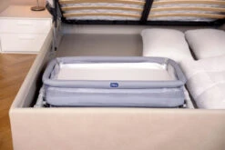 Chicco Next2me Pop-Up Grey Mist Wieg Aan Bed 07079299720000 -Bekende Babyartikelen Winkel Foto Chicco 2