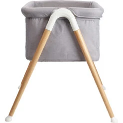 Babygo Goodnight Grey Wieg 4361 -Bekende Babyartikelen Winkel babygo goodnight grey wieg aan bed 3