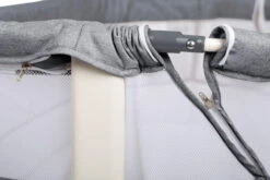 Babygo Vivaldi Grey Wieg Aan Bed 4651 -Bekende Babyartikelen Winkel babygo vivaldi grey wieg aan bed 4651 3