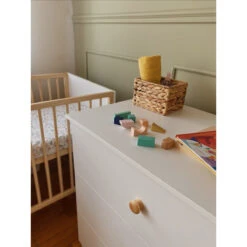 Babykamer Milly: Ledikant & Commode -Bekende Babyartikelen Winkel babykamermillyledikantcommodesfeer5 2