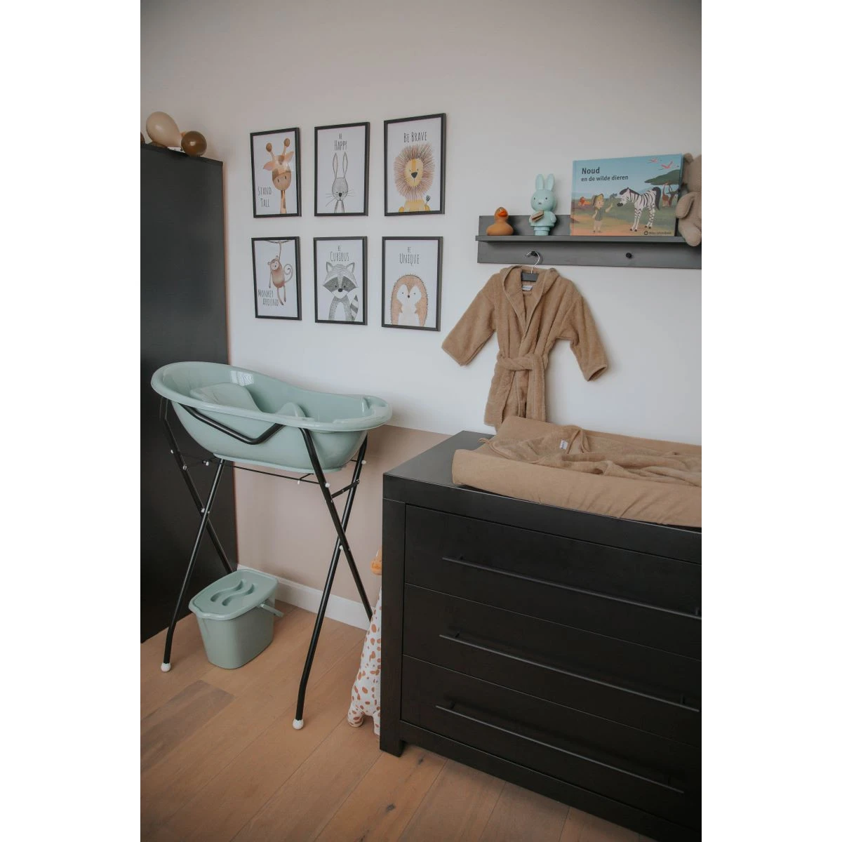 MamaLoes Grijs Badset Incl. Graphite Badstandaard MamaLoes Grijs Badset Incl. Graphite Badstandaard -Bekende Babyartikelen Winkel badstof nougat 03 1