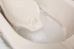 Bébé-jou Bebe-Jou Bath Support Taupe Badzitje 417205 -Bekende Babyartikelen Winkel bebe jou bath support taupe badzitje 417205 3 1920x1920