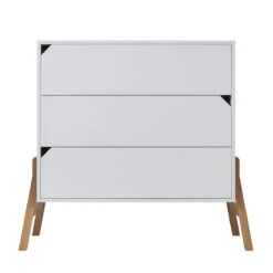 Bellamy Lotta Snow Babykamer: Ledikant/Juniorbed, Commode En 2-Deurskast 9 Bellamy Lotta Snow Babykamer: Ledikant/Juniorbed, Commode En 2-Deurskast -Bekende Babyartikelen Winkel bellamy lotta snow commode lobikomo 1 2