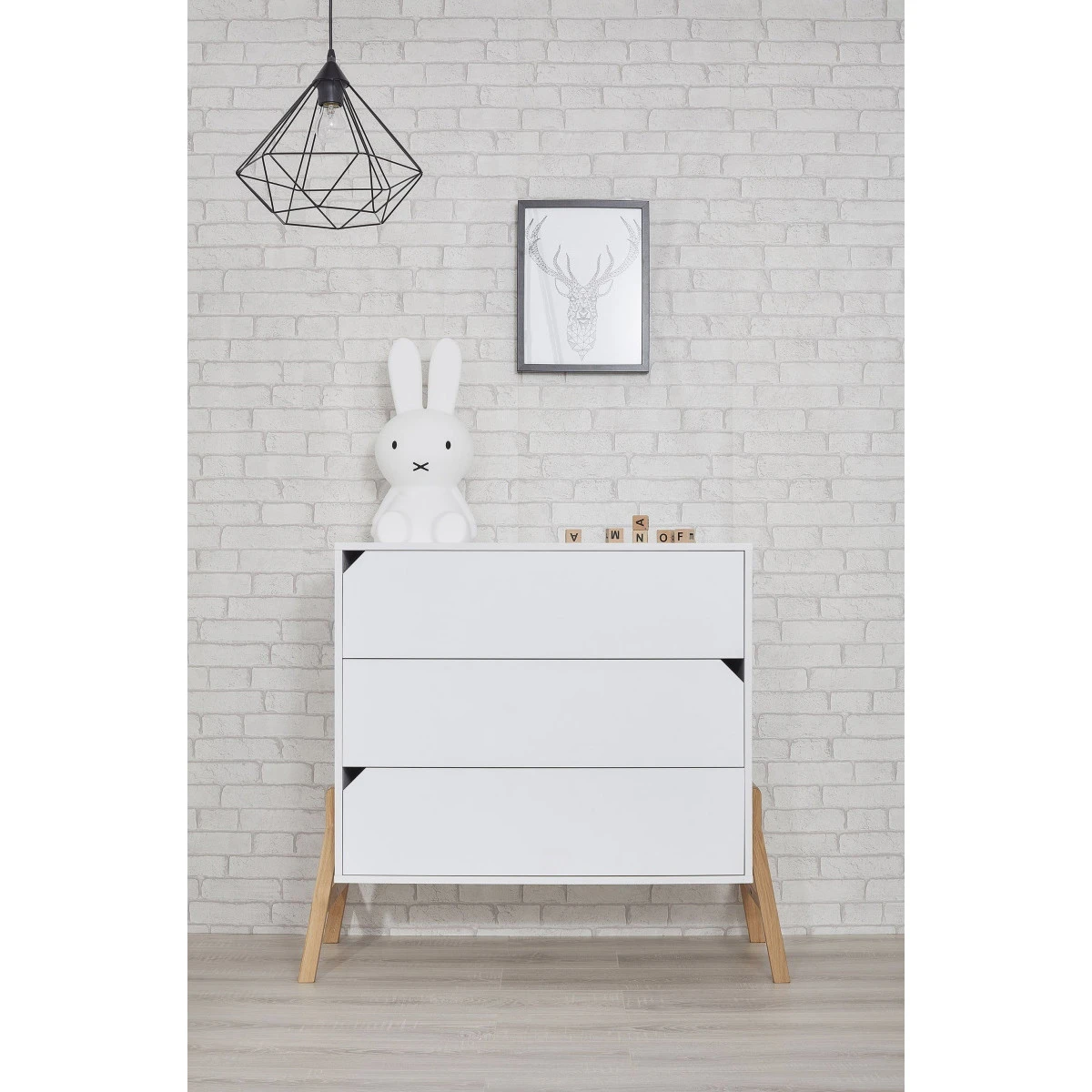 Bellamy Lotta Snow Babykamer: Ledikant/Juniorbed en Commode Bellamy Lotta Snow Babykamer: Ledikant/Juniorbed En Commode -Bekende Babyartikelen Winkel bellamy lotta snow commode lobikomo 3 1