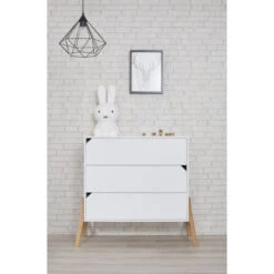 Bellamy Lotta Snow Babykamer: Ledikant/Juniorbed, Commode En 2-Deurskast 11 Bellamy Lotta Snow Babykamer: Ledikant/Juniorbed, Commode En 2-Deurskast -Bekende Babyartikelen Winkel bellamy lotta snow commode lobikomo 3 2