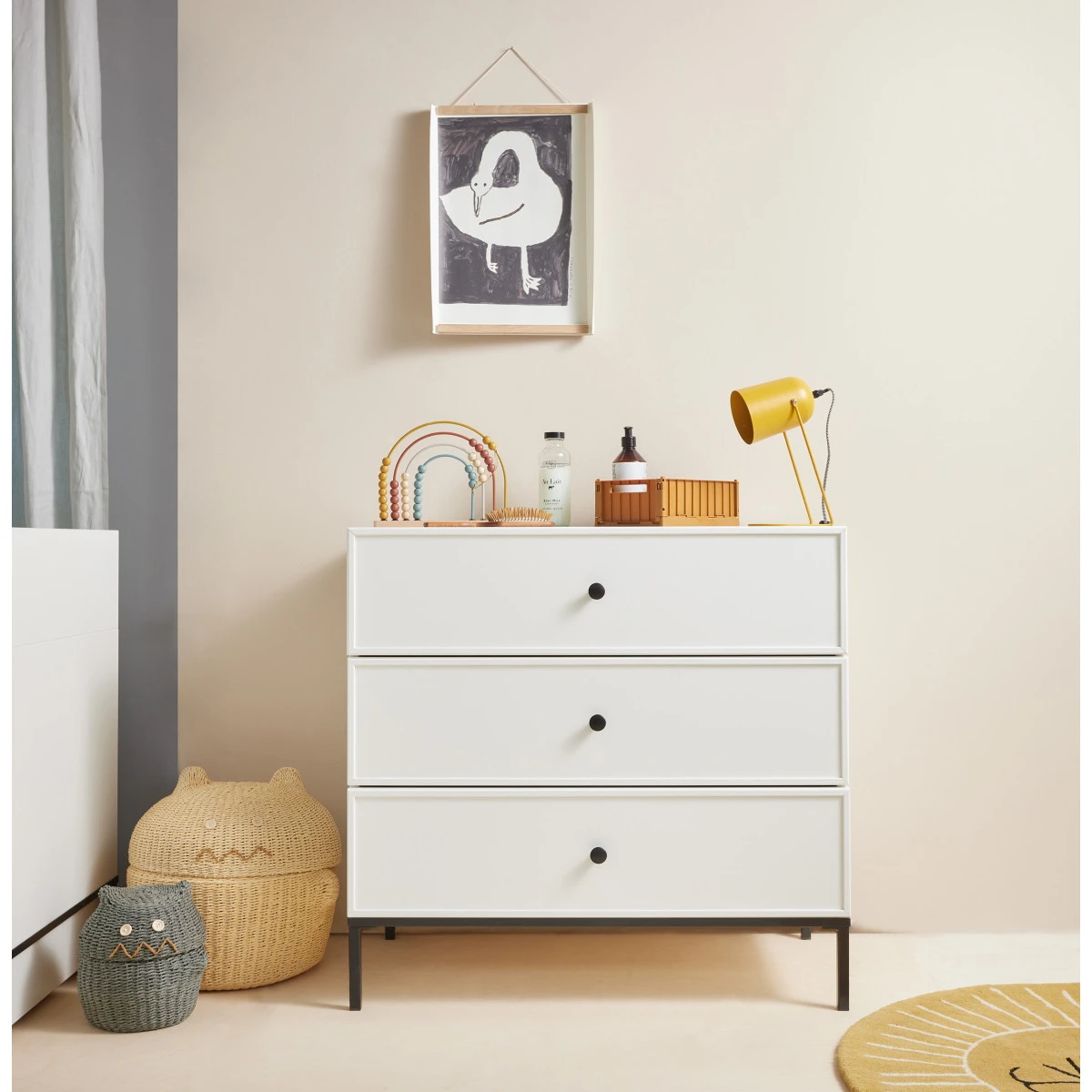 Bellamy Lumi White Babykamer: Ledikant/Juniorbed, Commode en 2-Deurskast Bellamy Lumi White Babykamer: Ledikant/Juniorbed, Commode En 2-Deurskast -Bekende Babyartikelen Winkel bellamy lumi white commode lubikomo 4 2