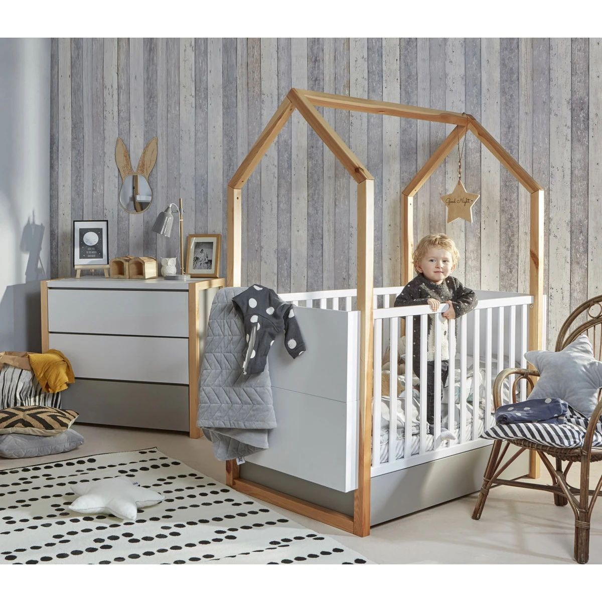 Bellamy Pinette Babykamer: Ledikant/Juniorbed en Commode Bellamy Pinette Babykamer: Ledikant/Juniorbed En Commode -Bekende Babyartikelen Winkel bellamy pinette babykamer 04 1