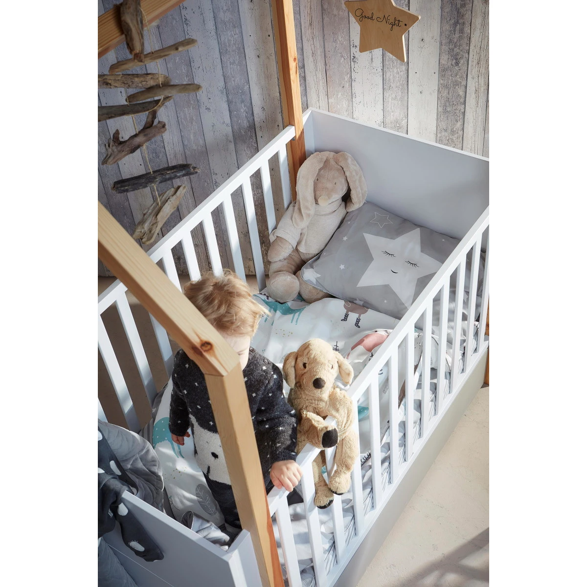 Bellamy Pinette Babykamer: Ledikant/Juniorbed, Commode en 2-Deurskast Bellamy Pinette Babykamer: Ledikant/Juniorbed, Commode En 2-Deurskast -Bekende Babyartikelen Winkel bellamy pinette babykamer 06 2