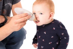 Bo Jungle B-Food Dispenser Grijs Knijpzakje B500630 -Bekende Babyartikelen Winkel bo jungle b food dispenser grijs knijpzakje b500630 3