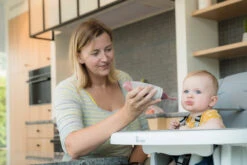 Bo Jungle B-Food Dispenser Grijs Knijpzakje B500630 -Bekende Babyartikelen Winkel bo jungle b food dispenser grijs knijpzakje b500630 5