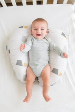 Doomoo Softy Bear Grey Voedingskussen S04 4 Doomoo Softy Bear Grey Voedingskussen S04 -Bekende Babyartikelen Winkel doomoo softy bear grey voedingskussen s04 1