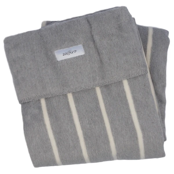 Zaffiro Grijs & Ecru Gestreept 100 x 150 cm Ledikantdeken 15366 Zaffiro Grijs & Ecru Gestreept 100 X 150 Cm Ledikantdeken 15366 -Bekende Babyartikelen Winkel grijscreme