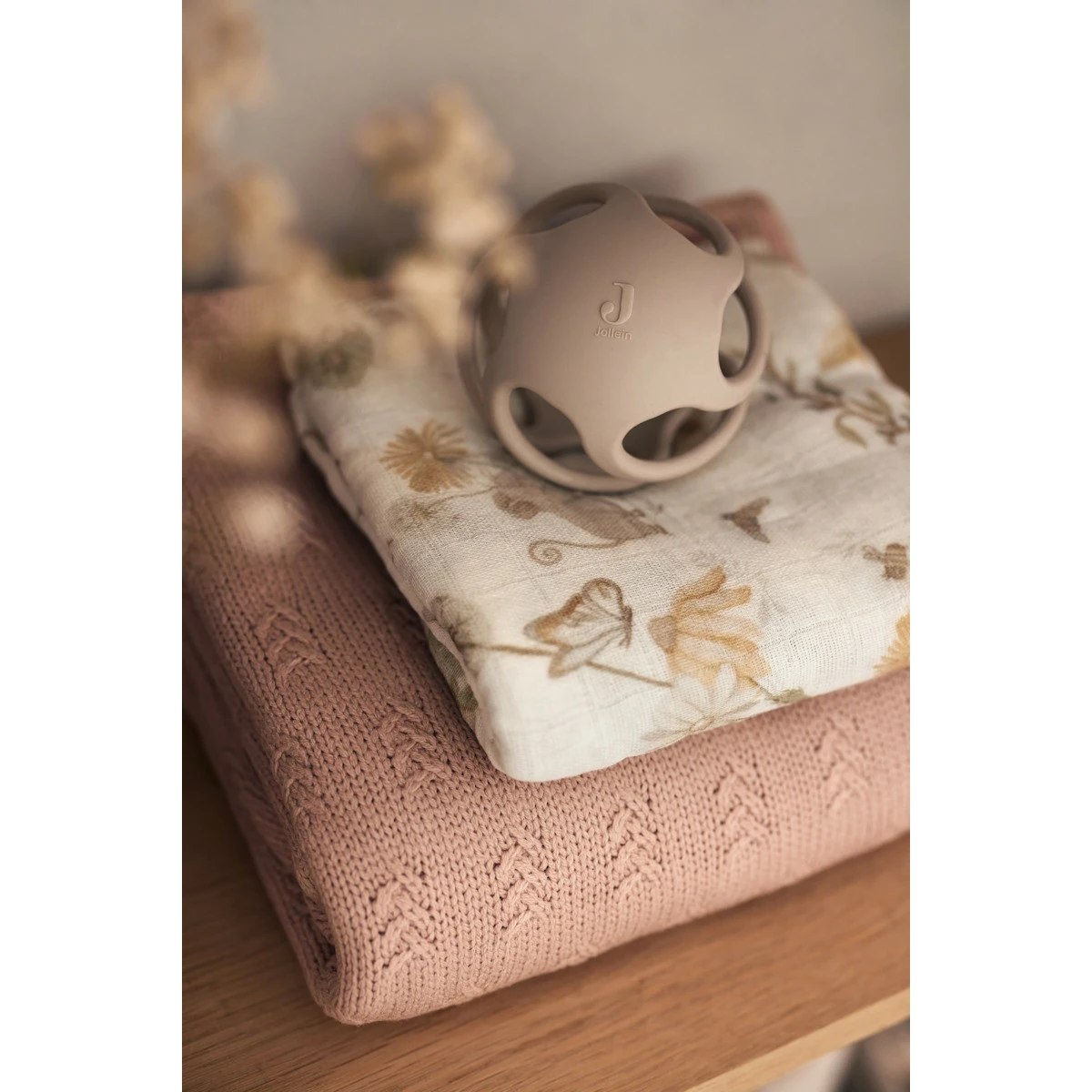 Jollein Grain Knit Wild Rose / Velvet 100 X 150 Cm Ledikantdeken 517-522-67066 -Bekende Babyartikelen Winkel jollein grain knit wild rose velvet 100 x 150 cm ledikantdeken 517 522 67066 1