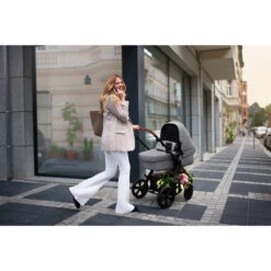 Kinderkraft A-Tour Black 3-in-1 Kinderwagen Incl. Autostoel KSATOU00BLK3000 -Bekende Babyartikelen Winkel kinderkraft a tour kinderwagen sfeerfoto 1 1 1