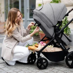 Kinderkraft A-Tour Dark Grey 3-in-1 Kinderwagen Incl. Autostoel KSATOU00DGR3000 -Bekende Babyartikelen Winkel kinderkraft a tour kinderwagen sfeerfoto 3 1