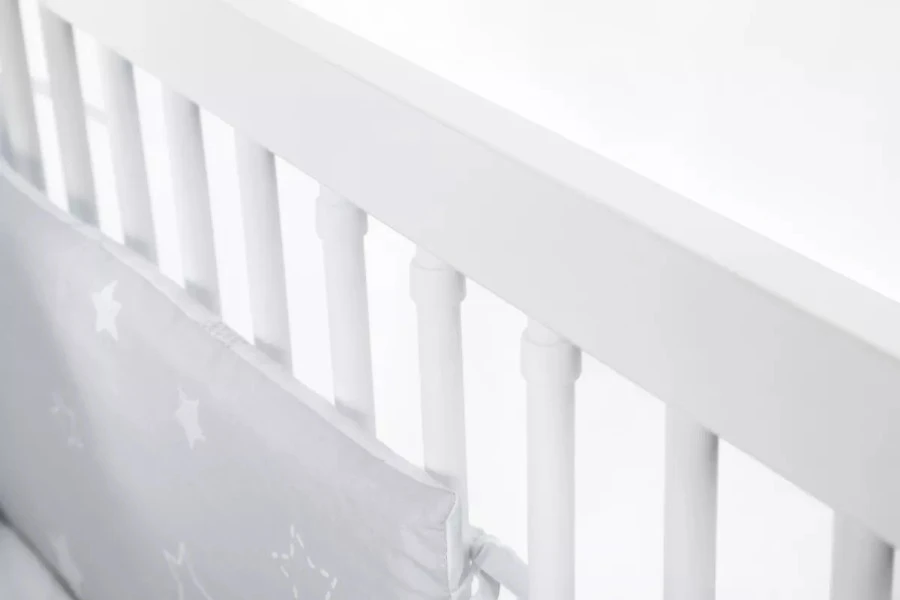 Ledikant Fleur 60x120 cm Ledikant Fleur 60x120 Cm -Bekende Babyartikelen Winkel