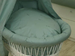 MamaLoes Pure Stonegreen Deluxe Wit Baby Wiegje 80635 3 MamaLoes Pure Stonegreen Deluxe Wit Baby Wiegje 80635 -Bekende Babyartikelen Winkel mamaloes pure stonegreen deluxe wit baby wiegje 80635 3