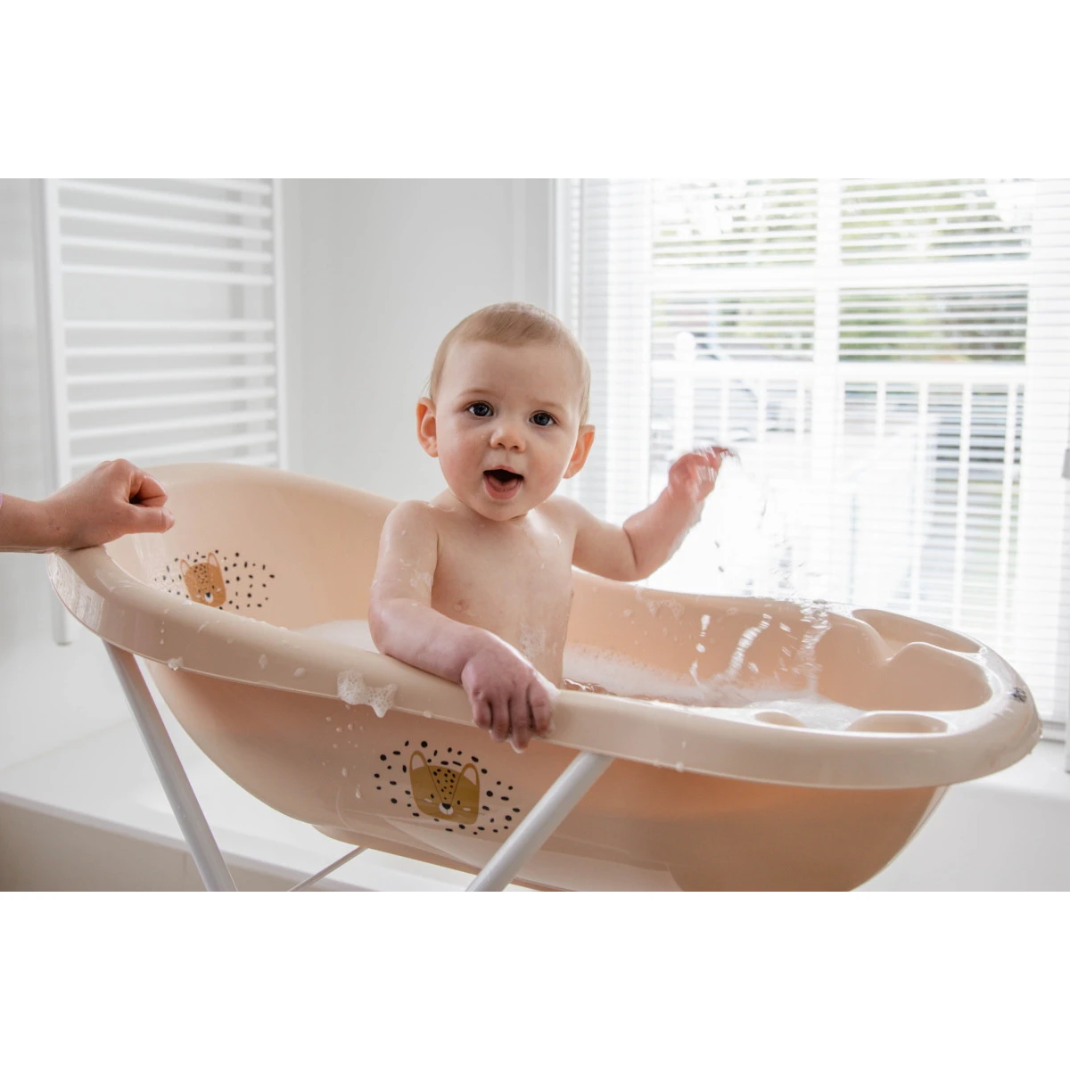 Tryco Koala Kyle Stonegreen Anti-Slip Badje TR-412623 -Bekende Babyartikelen Winkel tryco leopard lenny sand anti slip badje tr 412624 01 sfeer2 1